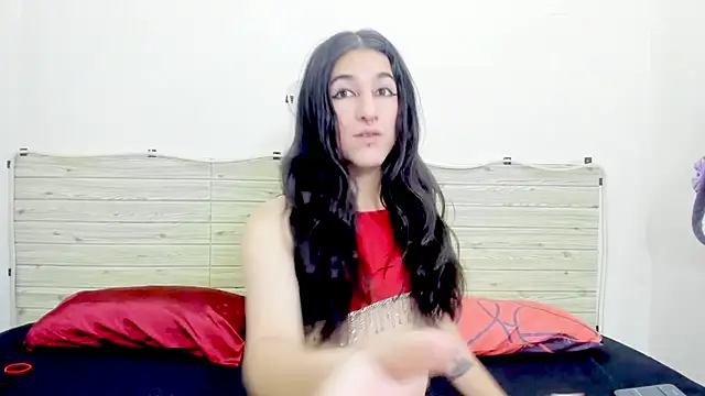 Snapshot of Evil_Queen13 chatting on December 2025 07:31:01 PM Evil Queen13 online show from December 2025 07:31:01 PM