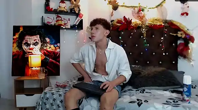 flowers18 online show from December 2024 10:05:01 PM