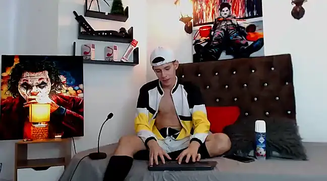 flowers18 online show from January 2025 09:58:02 PM