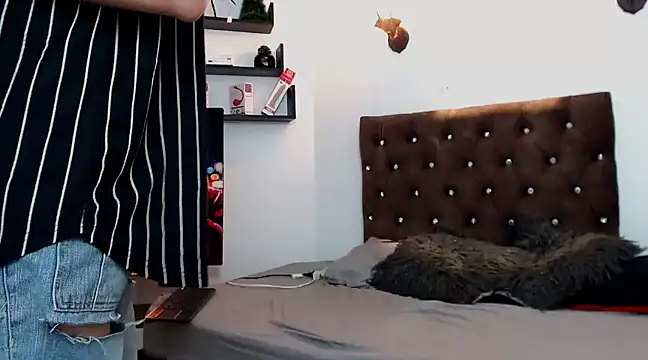 flowers18 online show from January 2025 10:46:02 PM