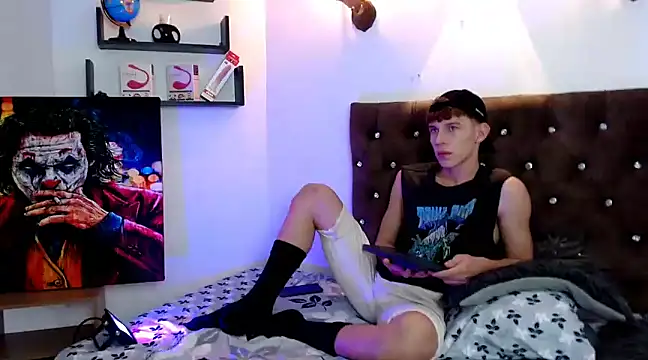 flowers18 online show from February 2025 09:01:01 PM