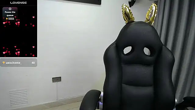 Snapshot of shantala_krisha chatting on February 2025 09:21:02 PM shantala krisha online show from February 2025 09:21:02 PM