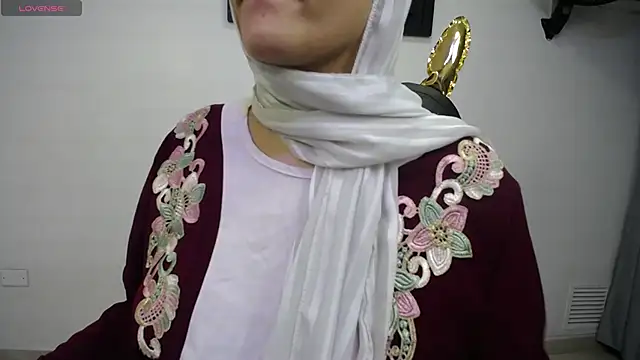 Snapshot of shantala_krisha chatting on February 2025 09:22:01 PM shantala krisha online show from February 2025 09:22:01 PM