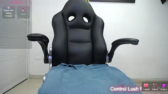 Snapshot of shantala_krisha chatting on February 2025 09:41:02 PM shantala krisha online show from February 2025 09:41:02 PM