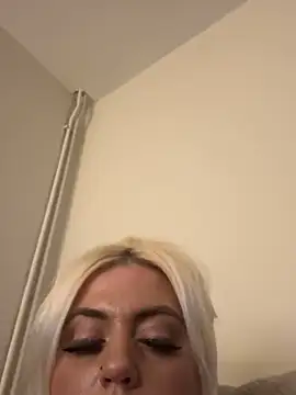 Blondiee3088 online show from December 2024 06:30:02 PM