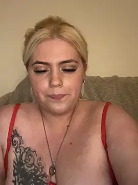 Blondiee3088 online show from February 2025 03:32:02 AM