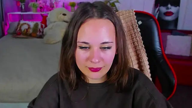 Snapshot of Makima_lee chatting on February 2025 07:43:02 PM Makima lee online show from February 2025 07:43:02 PM