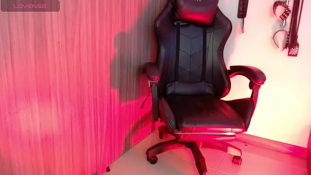 Snapshot of Alisson_Beckett chatting on January 2025 06:53:02 PM Alisson Beckett online show from January 2025 06:53:02 PM