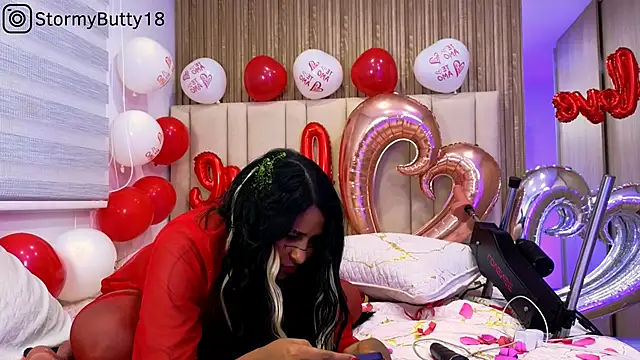 Snapshot of StormyButty18 chatting on February 2025 02:37:01 AM StormyButty18 online show from February 2025 02:37:01 AM