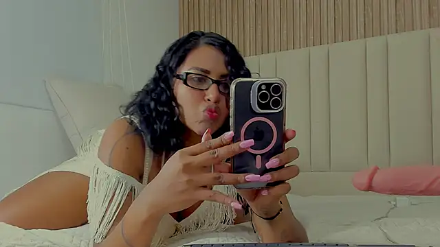 Snapshot of StormyButty18 chatting on September 2025 04:03:01 AM StormyButty18 online show from September 2025 04:03:01 AM