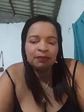 Snapshot of _violetta_- chatting on May 2026 01:25:02 AM violetta - online show from May 2026 01:25:02 AM