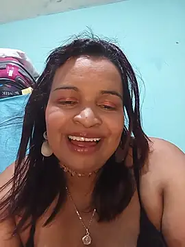 Snapshot of _violetta_- chatting on June 2026 10:58:02 PM violetta - online show from June 2026 10:58:02 PM