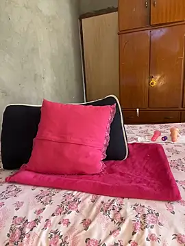 Snapshot of RuivaRaposinha chatting on January 2025 08:22:01 PM RuivaRaposinha online show from January 2025 08:22:01 PM