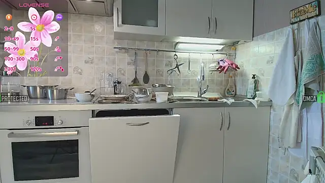 Snapshot of MilfeaN chatting on March 2025 07:21:02 AM MilfeaN online show from March 2025 07:21:02 AM