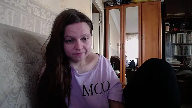 Snapshot of CatMelissa chatting on December 2024 08:56:01 AM CatMelissa online show from December 2024 08:56:01 AM