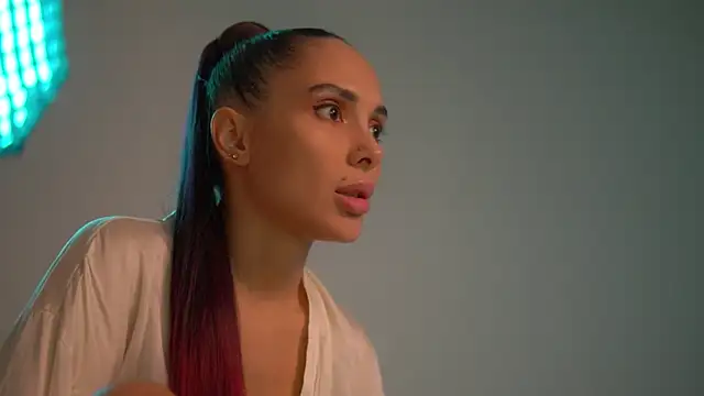 Mila May  online show from September 2025 06:21:01 PM