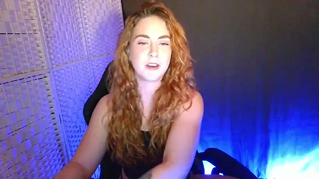 Snapshot of KayleyxEmily chatting on December 2025 09:00:02 PM KayleyxEmily online show from December 2025 09:00:02 PM