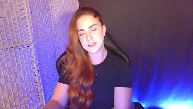 Snapshot of KayleyxEmily chatting on February 2026 09:07:01 PM KayleyxEmily online show from February 2026 09:07:01 PM