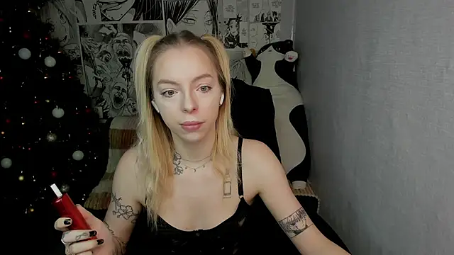 Snapshot of Martha_Cameron chatting on December 2024 08:34:01 PM Martha Cameron online show from December 2024 08:34:01 PM