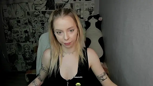 Snapshot of Martha_Cameron chatting on February 2025 11:58:01 PM Martha Cameron online show from February 2025 11:58:01 PM