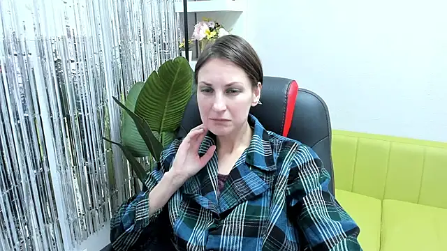 AuroraScript online show from January 2025 06:30:01 PM