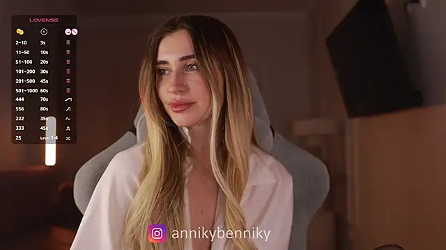 Snapshot of Coconutkittyy chatting on March 2025 08:49:01 PM Coconutkittyy online show from March 2025 08:49:01 PM