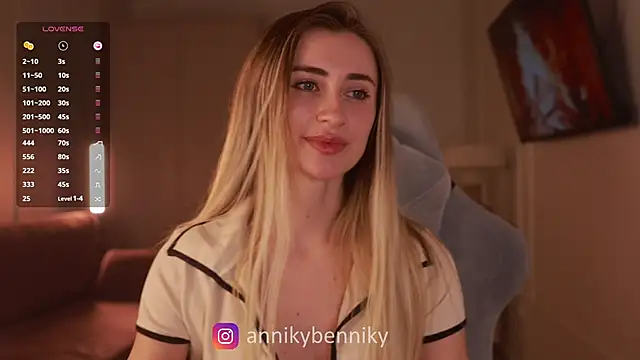 Snapshot of Coconutkittyy chatting on March 2025 06:45:02 PM Coconutkittyy online show from March 2025 06:45:02 PM