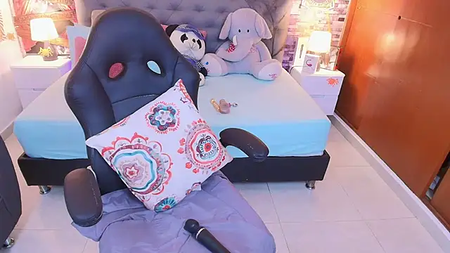 italy   boobs online show from October 2025 01:00:02 PM