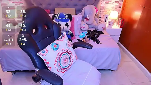 italy   boobs online show from November 2025 04:55:01 PM