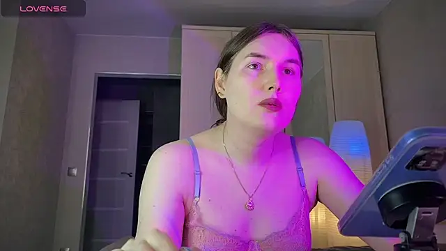 Maria Bowie online show from May 2026 06:08:01 AM