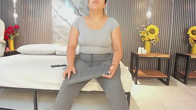 julietha taylor online show from May 2026 01:13:02 AM