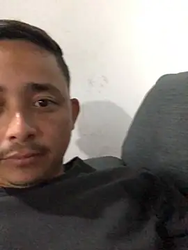 Snapshot of isacalejandroo chatting on December 2024 01:39:02 AM isacalejandroo online show from December 2024 01:39:02 AM