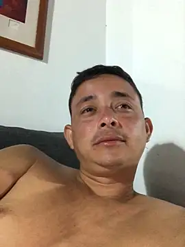 Snapshot of isacalejandroo chatting on January 2025 12:45:01 AM isacalejandroo online show from January 2025 12:45:01 AM