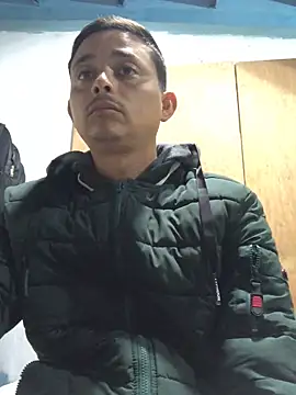 Snapshot of isacalejandroo chatting on January 2025 12:06:02 AM isacalejandroo online show from January 2025 12:06:02 AM