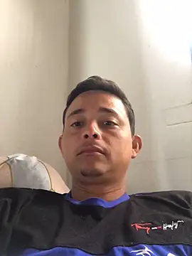 Snapshot of isacalejandroo chatting on January 2025 04:27:01 PM isacalejandroo online show from January 2025 04:27:01 PM