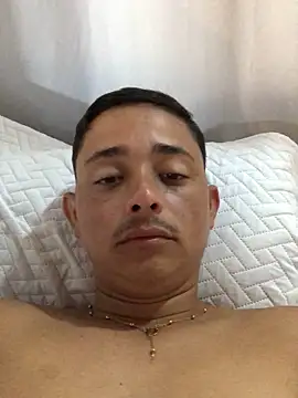 Snapshot of isacalejandroo chatting on February 2025 10:31:02 PM isacalejandroo online show from February 2025 10:31:02 PM