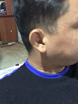 Snapshot of isacalejandroo chatting on March 2025 01:43:01 AM isacalejandroo online show from March 2025 01:43:01 AM