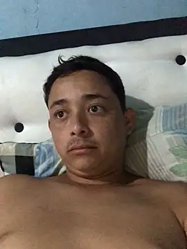 Snapshot of isacalejandroo chatting on March 2025 12:33:02 AM isacalejandroo online show from March 2025 12:33:02 AM