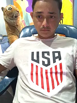 Snapshot of isacalejandroo chatting on March 2025 08:42:01 PM isacalejandroo online show from March 2025 08:42:01 PM