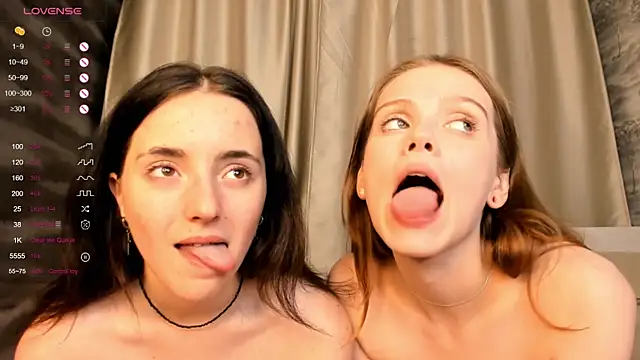 Snapshot of AlodiaHakes chatting on December 2024 05:17:02 PM AlodiaHakes online show from December 2024 05:17:02 PM