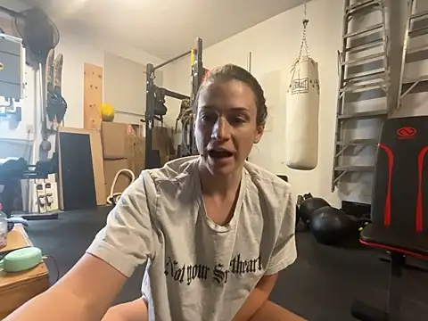 Snapshot of MissSwitch chatting on December 2024 07:23:01 PM MissSwitch online show from December 2024 07:23:01 PM