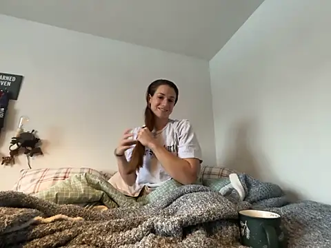 Snapshot of MissSwitch chatting on December 2024 01:18:02 PM MissSwitch online show from December 2024 01:18:02 PM