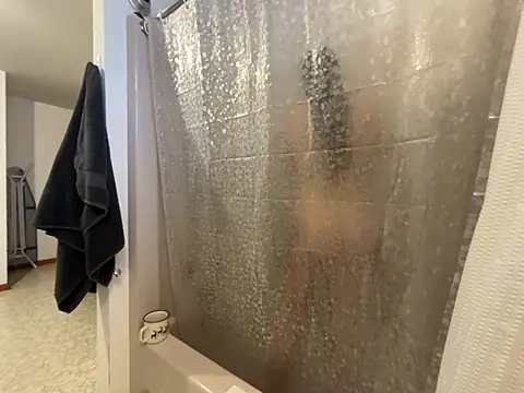 Snapshot of MissSwitch chatting on December 2024 01:22:02 PM MissSwitch online show from December 2024 01:22:02 PM