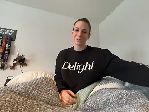 Snapshot of MissSwitch chatting on January 2025 01:47:01 PM MissSwitch online show from January 2025 01:47:01 PM