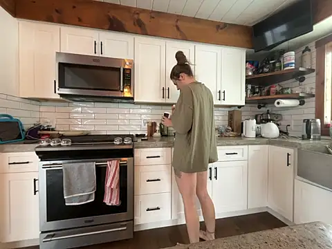 Snapshot of MissSwitch chatting on January 2025 03:53:02 PM MissSwitch online show from January 2025 03:53:02 PM