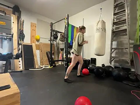 Snapshot of MissSwitch chatting on January 2025 07:49:01 PM MissSwitch online show from January 2025 07:49:01 PM