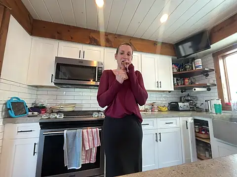 Snapshot of MissSwitch chatting on January 2025 06:23:01 PM MissSwitch online show from January 2025 06:23:01 PM