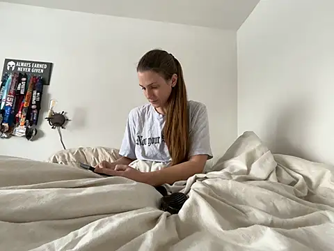 Snapshot of MissSwitch chatting on February 2025 07:55:01 PM MissSwitch online show from February 2025 07:55:01 PM