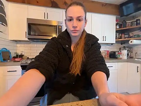 Snapshot of MissSwitch chatting on February 2025 01:05:01 PM MissSwitch online show from February 2025 01:05:01 PM