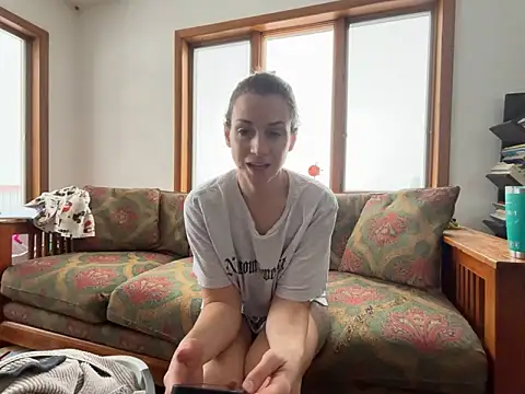 Snapshot of MissSwitch chatting on February 2025 03:42:02 PM MissSwitch online show from February 2025 03:42:02 PM